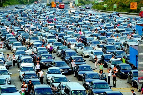 國(guó)慶歸來(lái)，良辰有100種理由讓您備一個(gè)汽車啟動(dòng)電源！